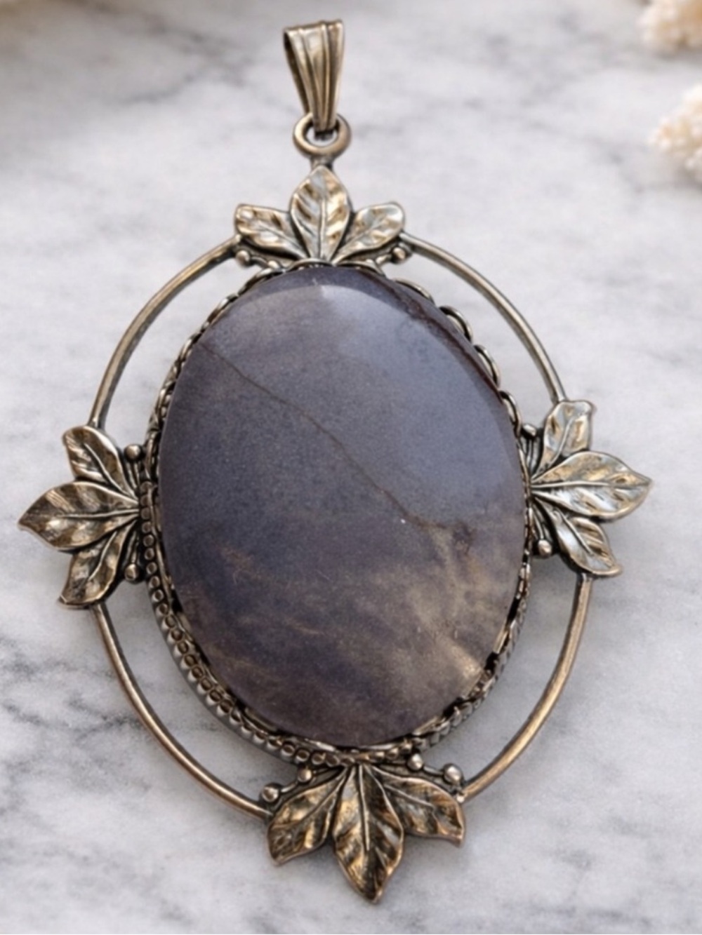 Vintage Style Silver Leaf Frame Oval lavender-Stone Pendant